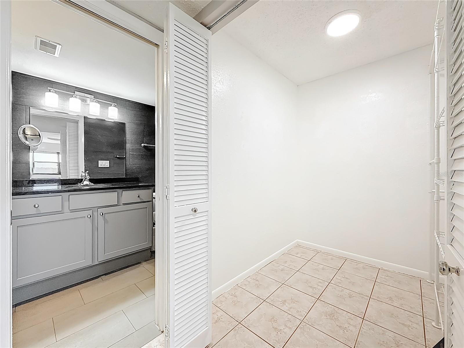 Image 27 of 36 For 5400 Park Street N 607