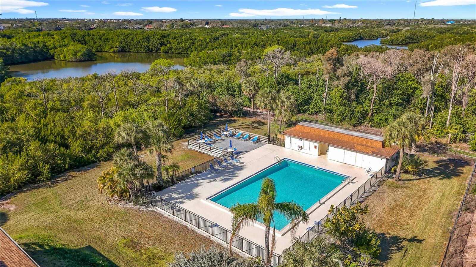 Image 34 of 36 For 5400 Park Street N 607