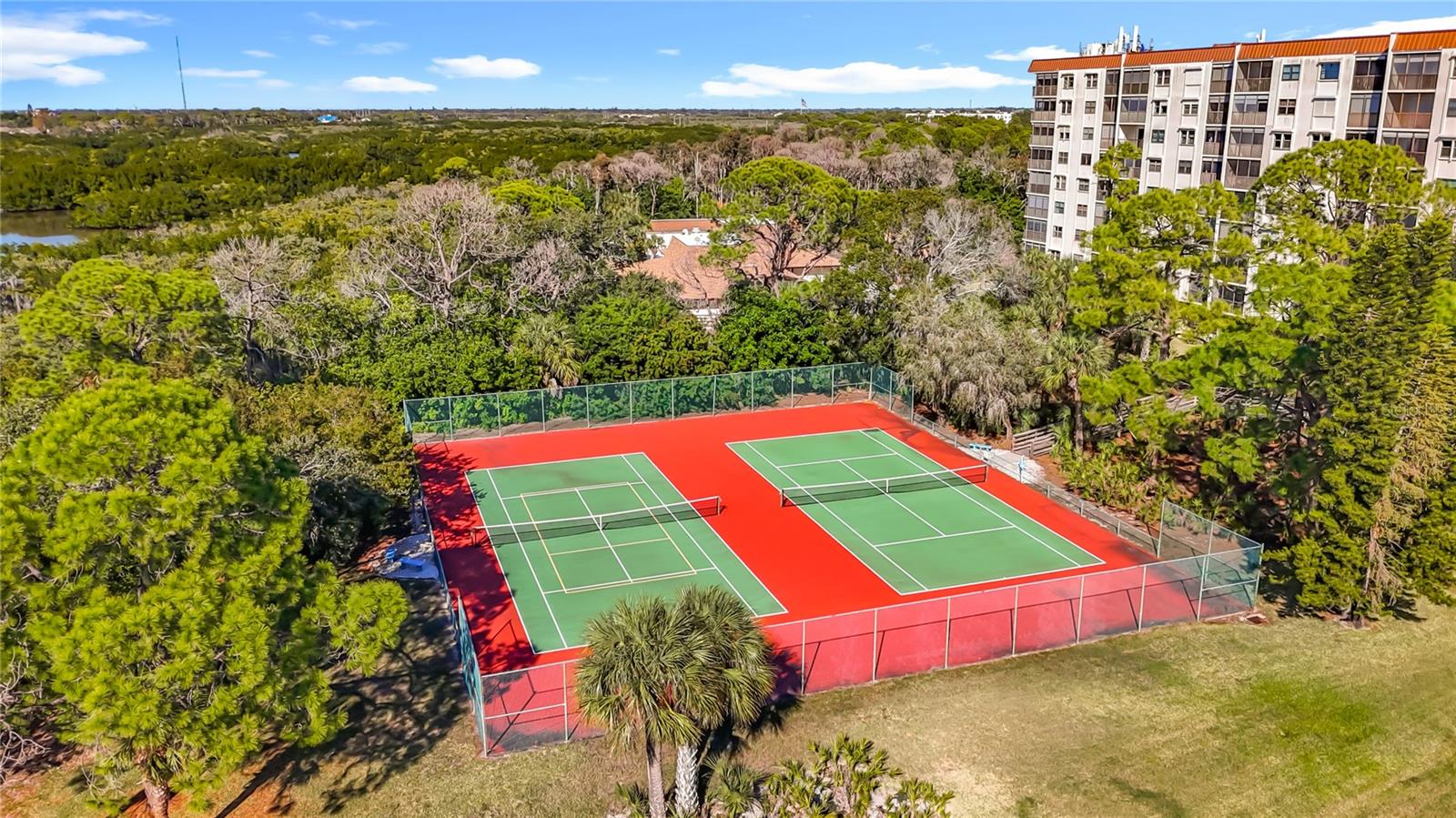 Image 35 of 36 For 5400 Park Street N 607