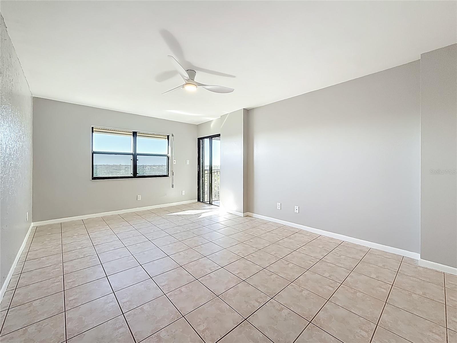 Image 6 of 36 For 5400 Park Street N 607