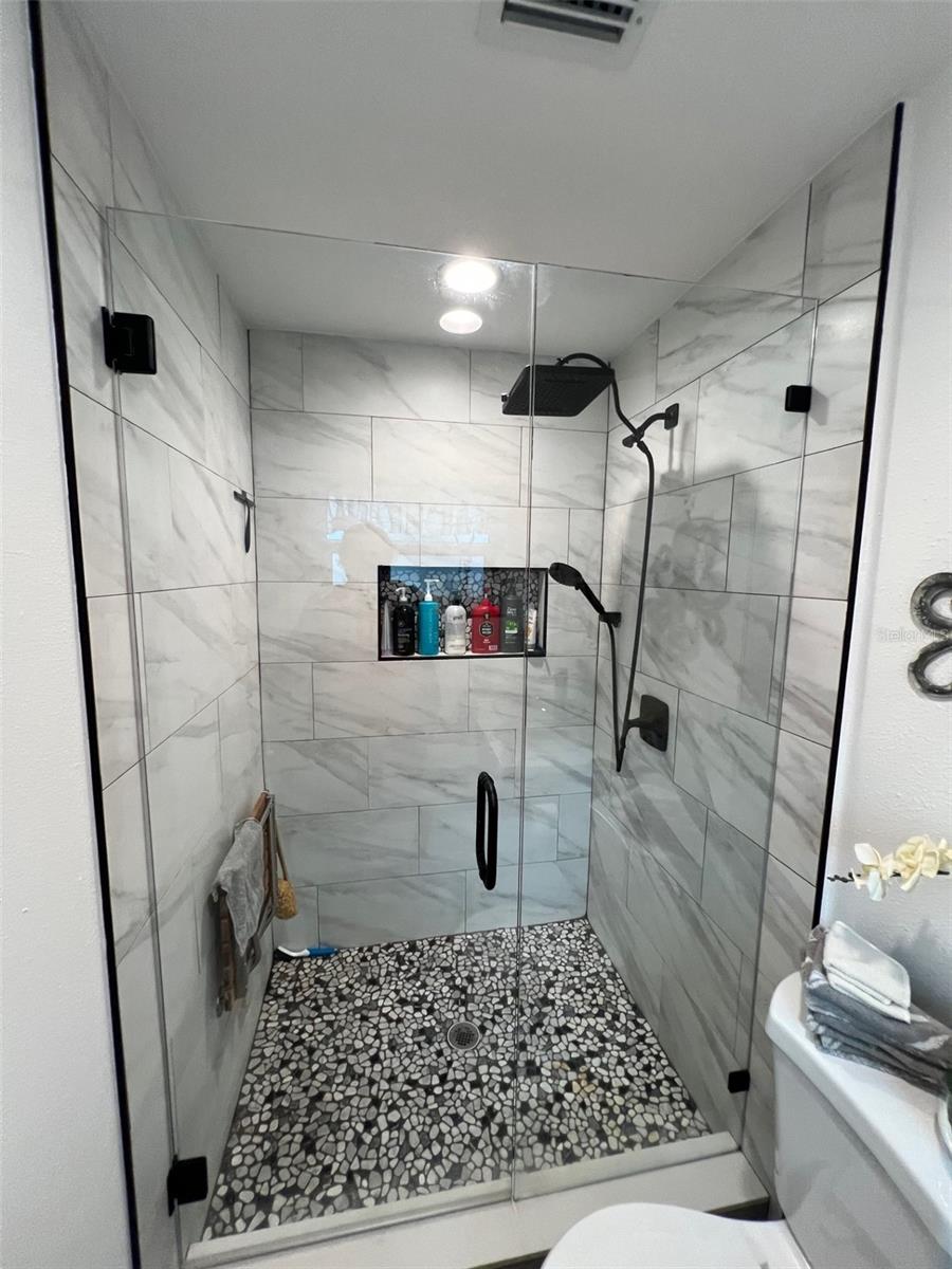 Image 13 of 35 For 9328 Forest Hills