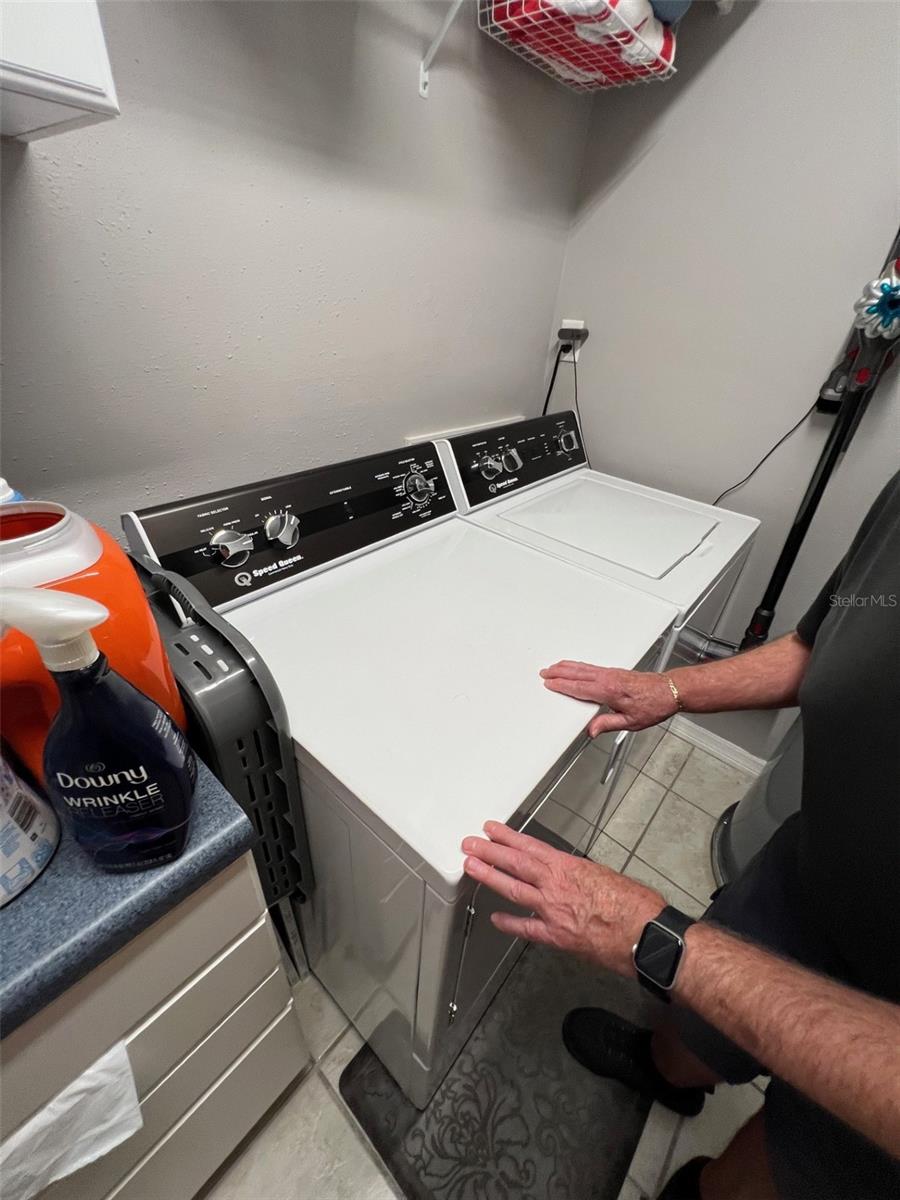 Image 25 of 35 For 9328 Forest Hills