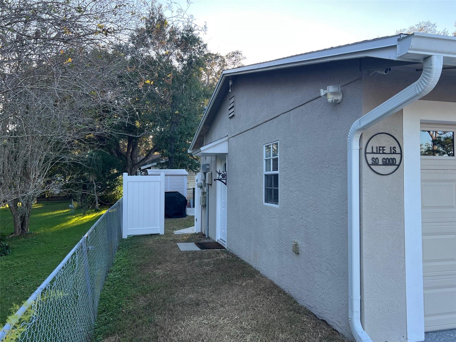 Image 3 of 35 For 9328 Forest Hills