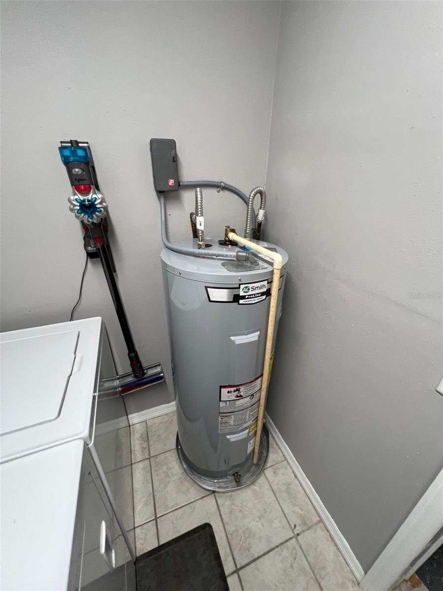 Image 31 of 35 For 9328 Forest Hills