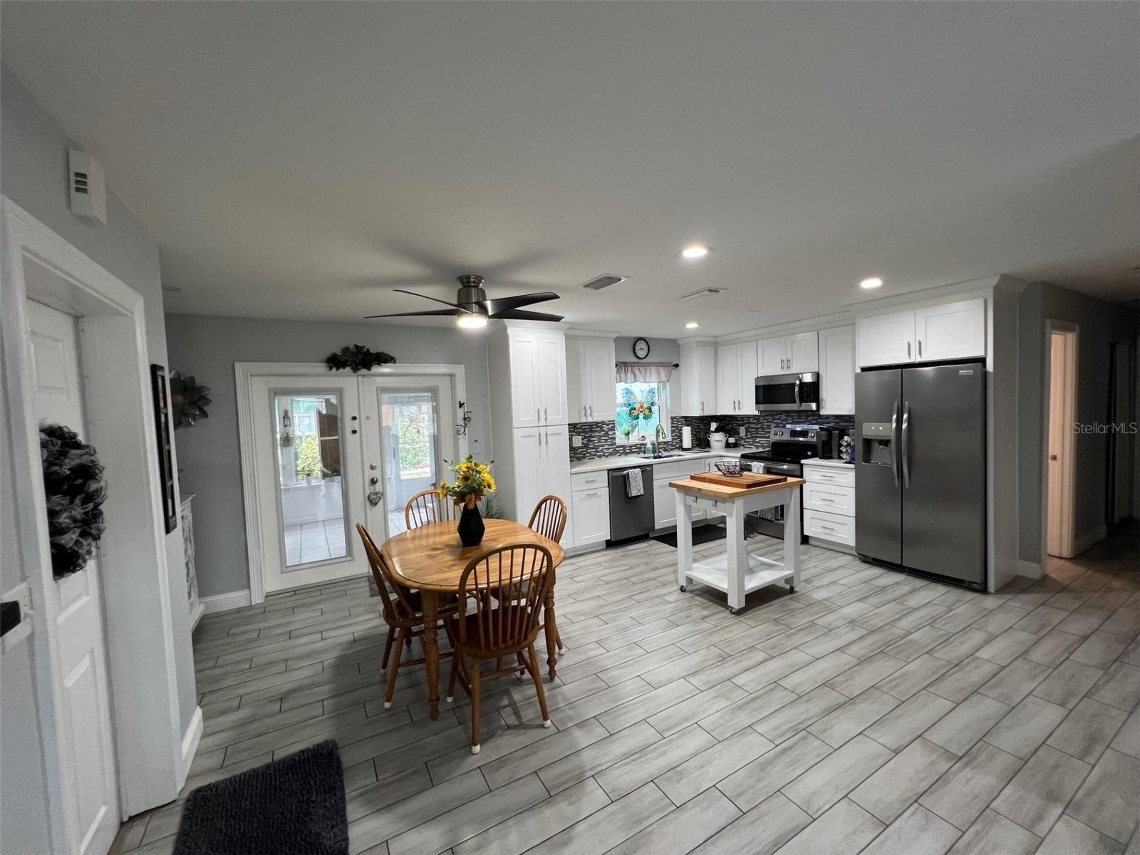 Image 8 of 35 For 9328 Forest Hills