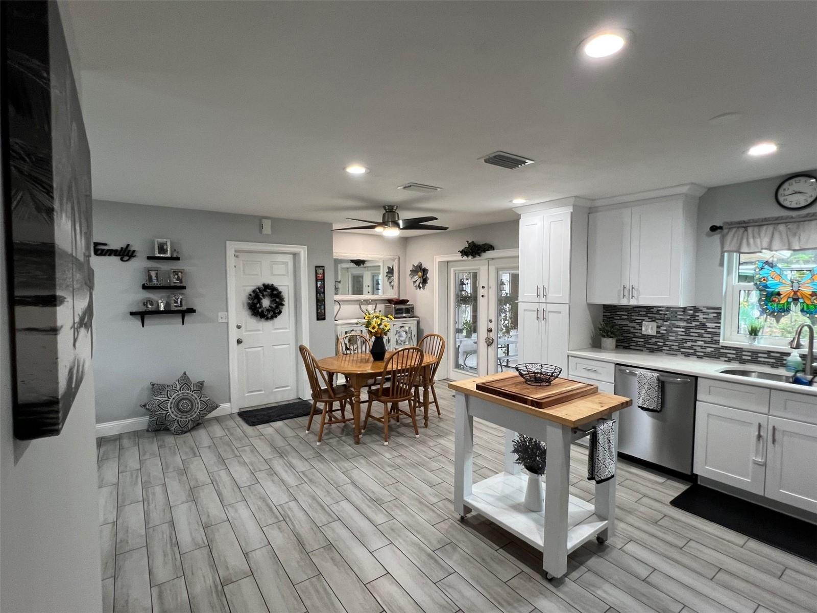 Image 9 of 35 For 9328 Forest Hills