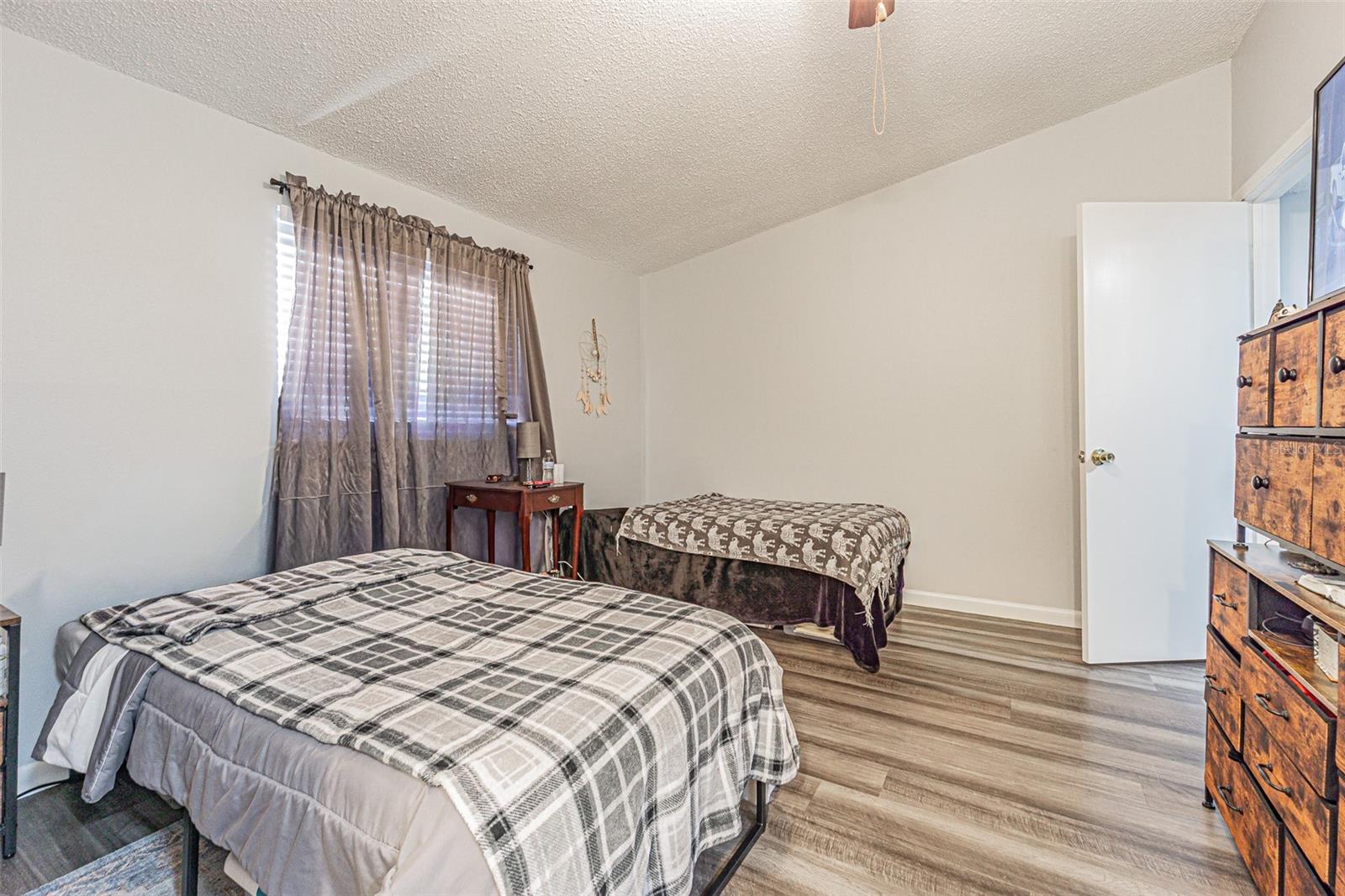 Image 11 of 21 For 4010 Oak Limb Court