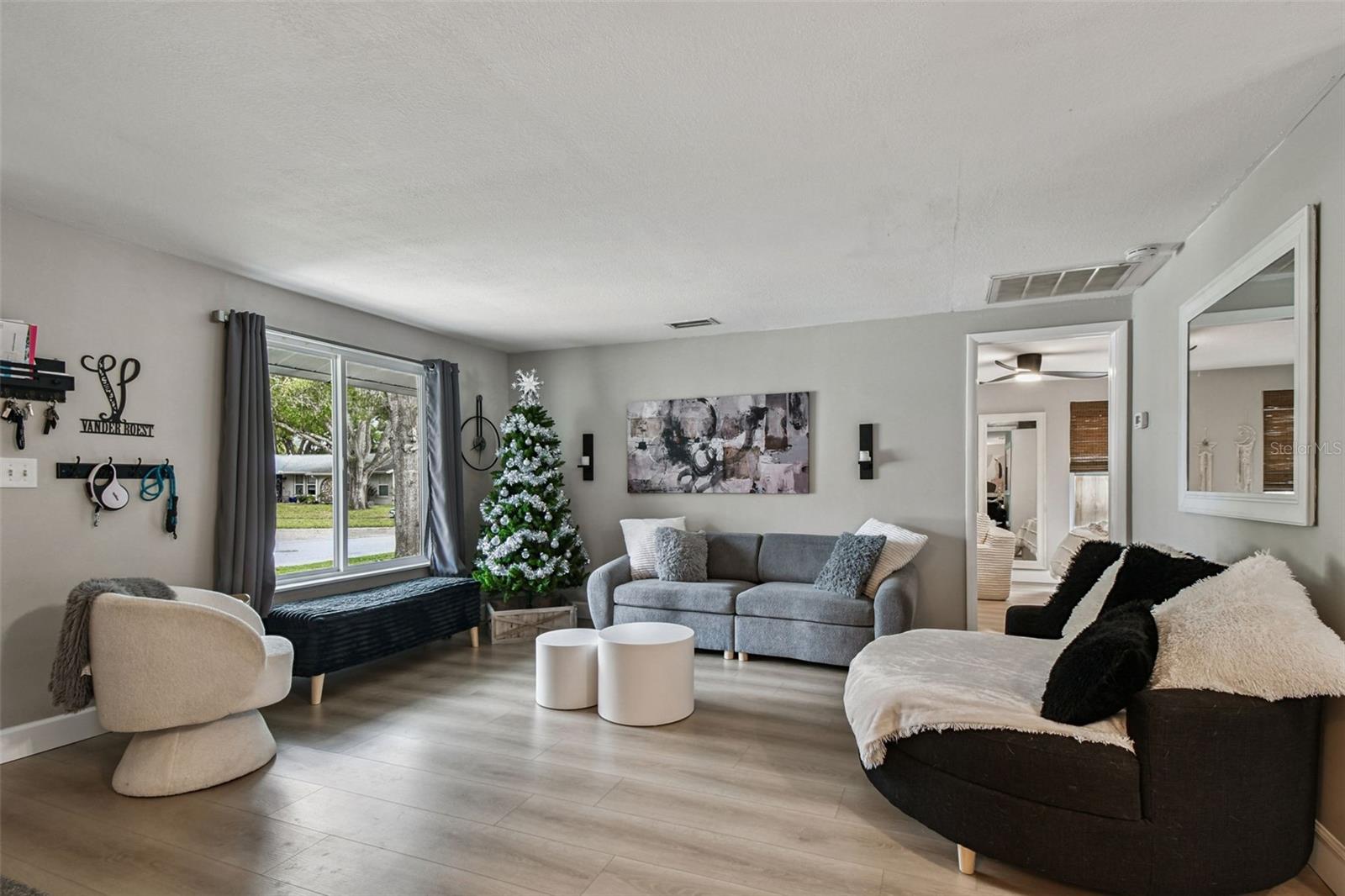 Image 10 of 63 For 49 Valencia Circle