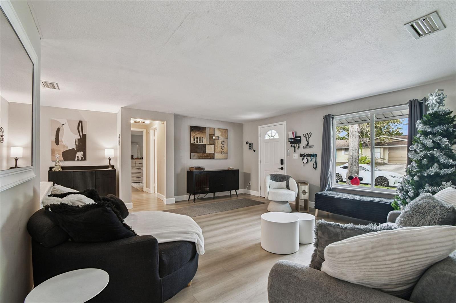 Image 11 of 63 For 49 Valencia Circle