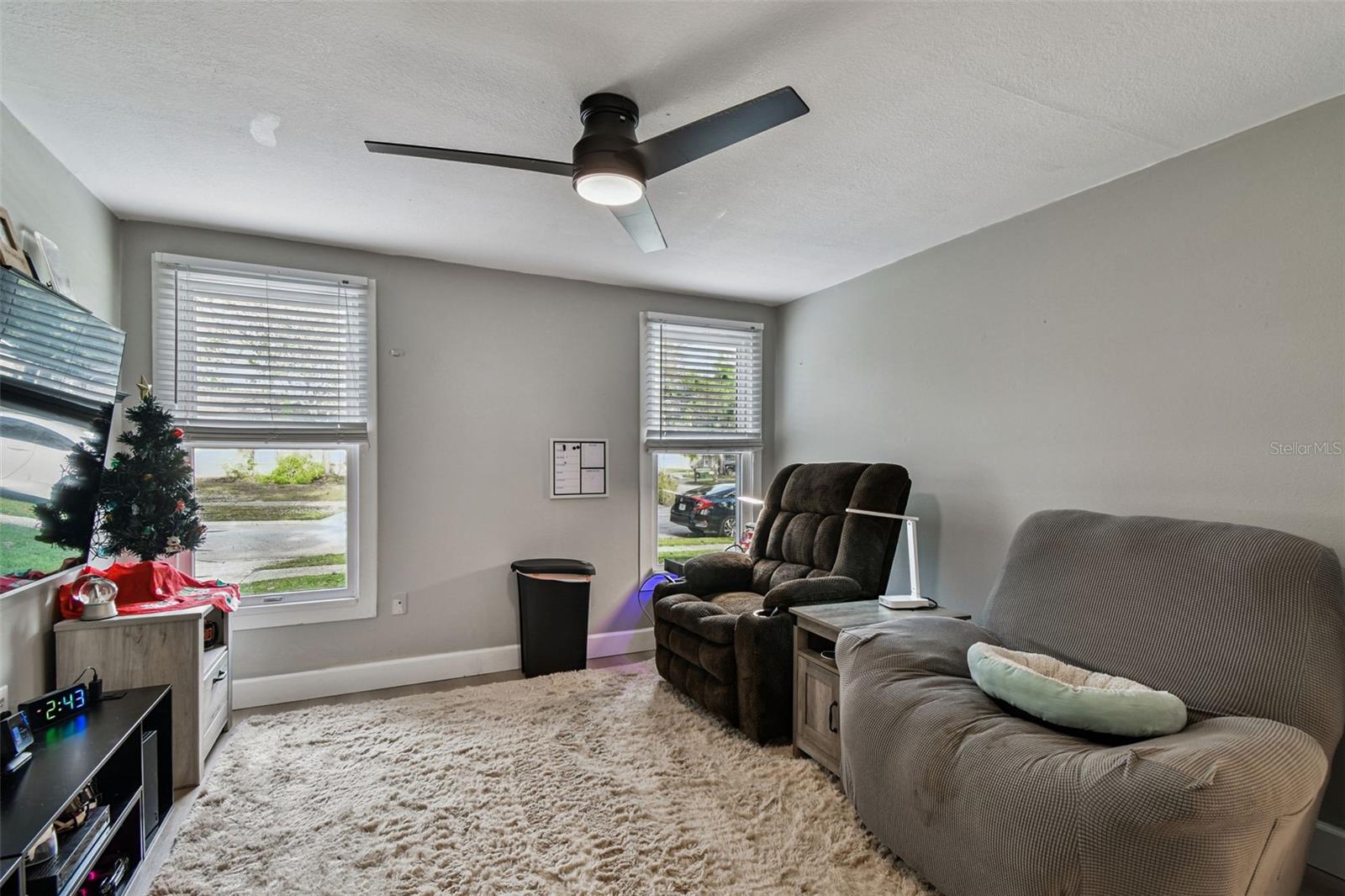 Image 25 of 63 For 49 Valencia Circle