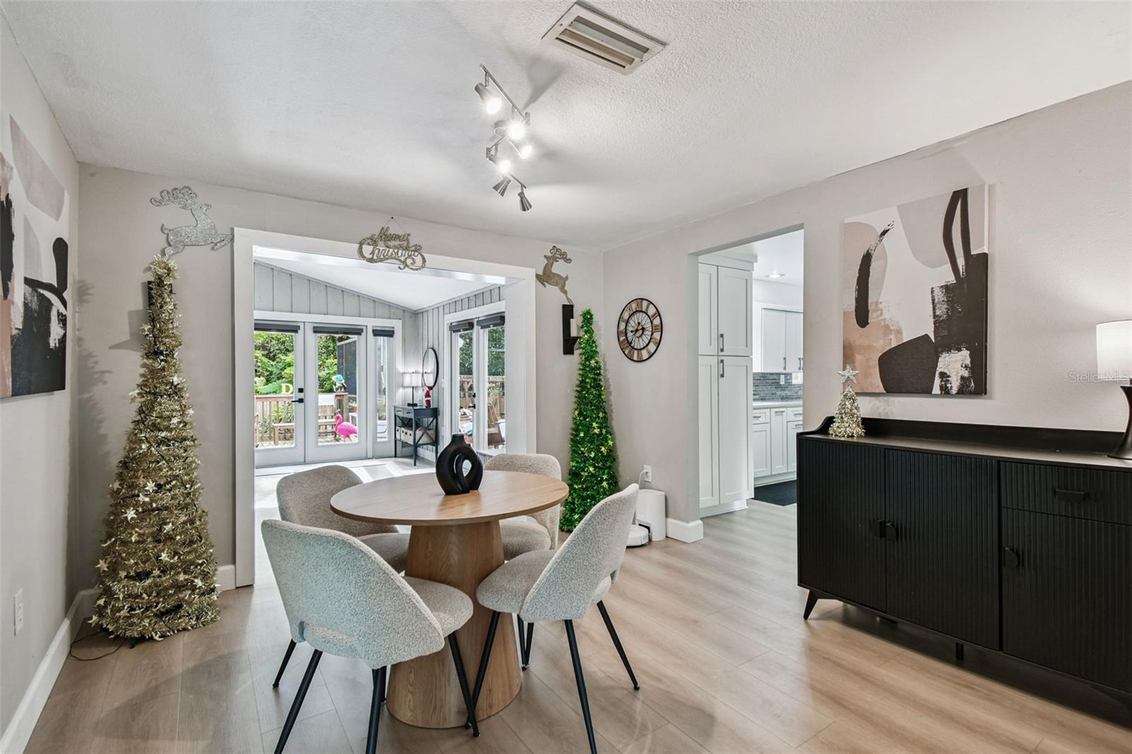 Image 27 of 63 For 49 Valencia Circle