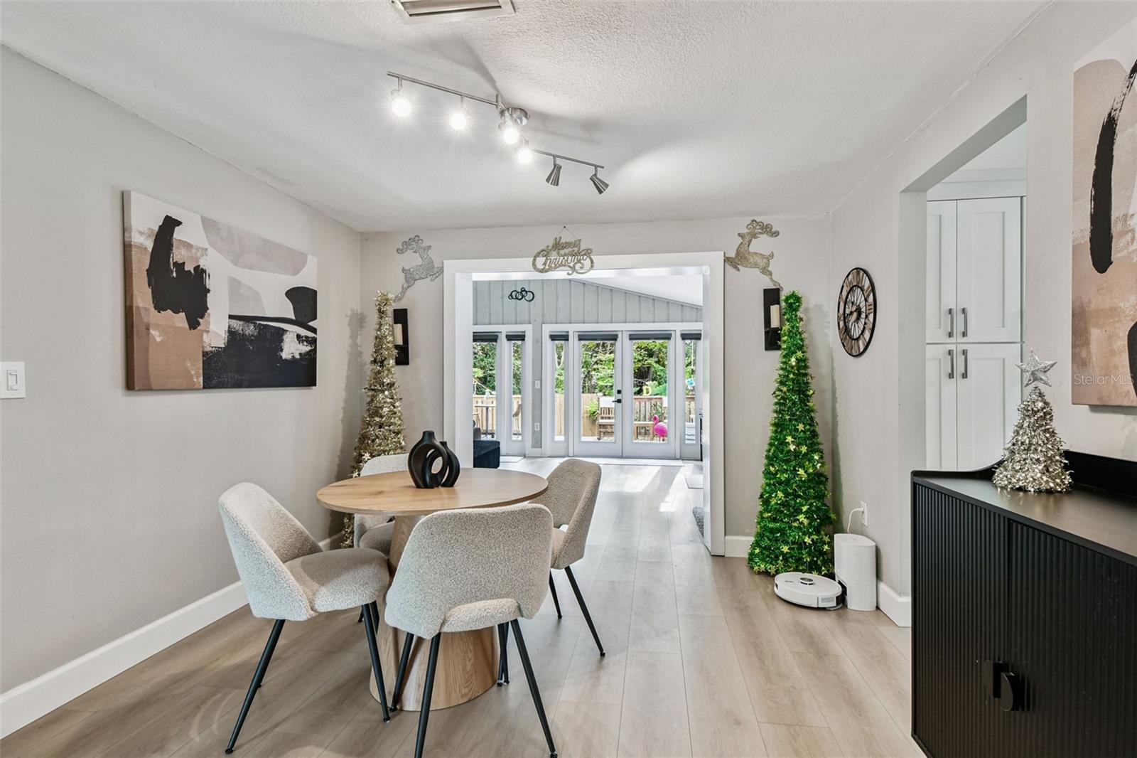 Image 28 of 63 For 49 Valencia Circle