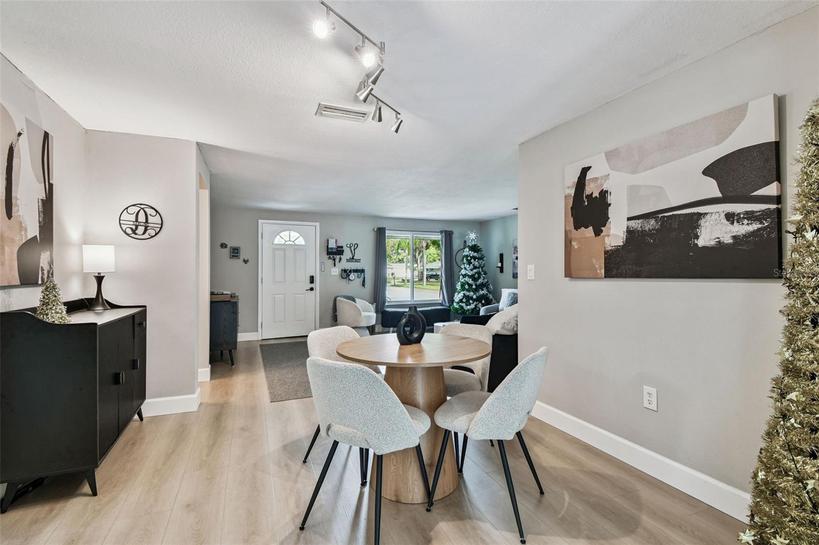 Image 30 of 63 For 49 Valencia Circle