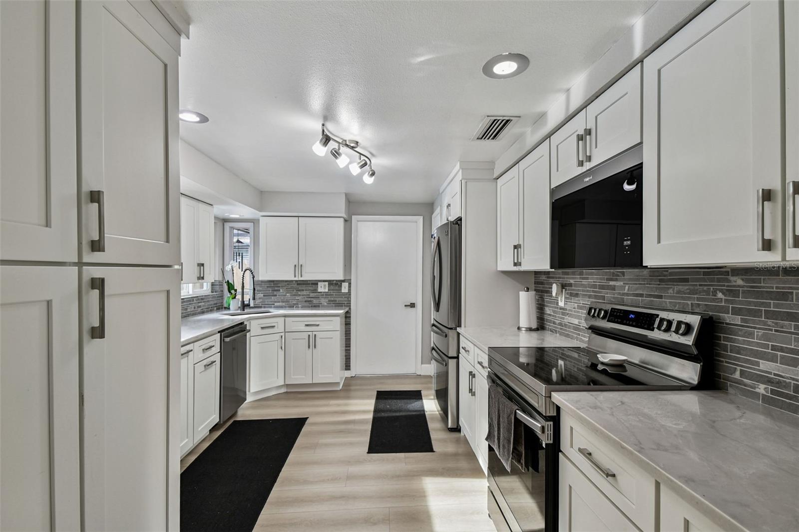 Image 31 of 63 For 49 Valencia Circle