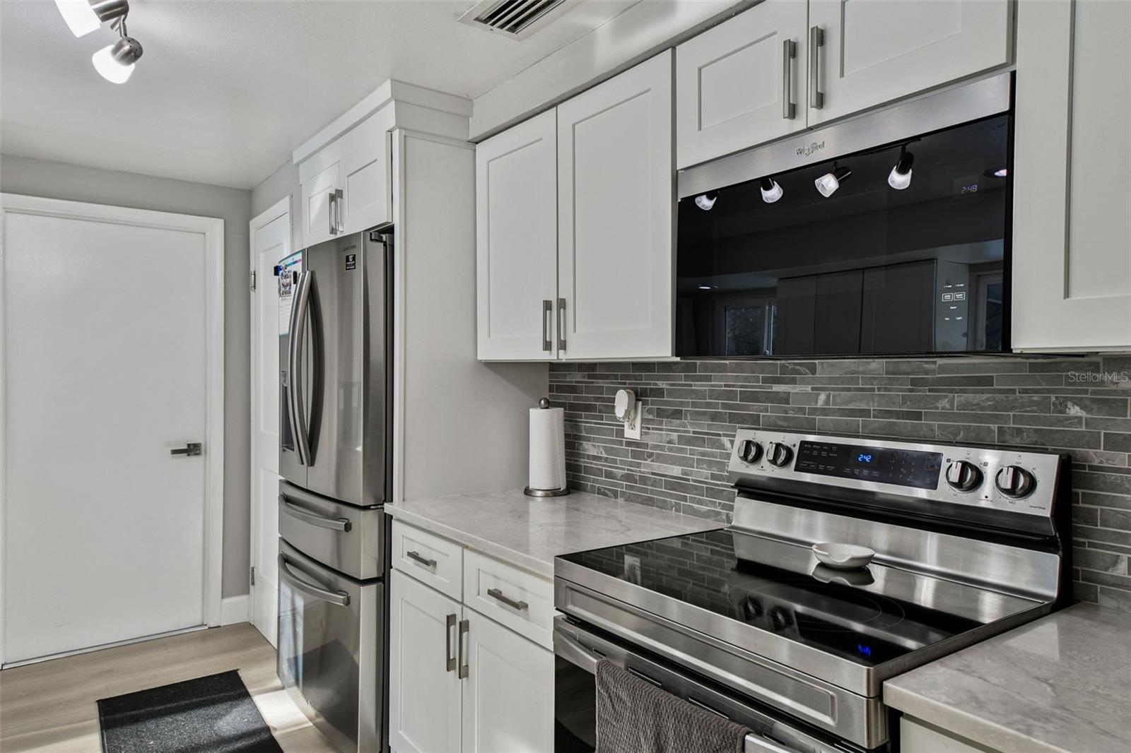 Image 32 of 63 For 49 Valencia Circle