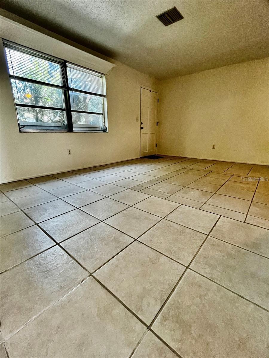 Image 12 of 35 For 15701 Waverly Street 2