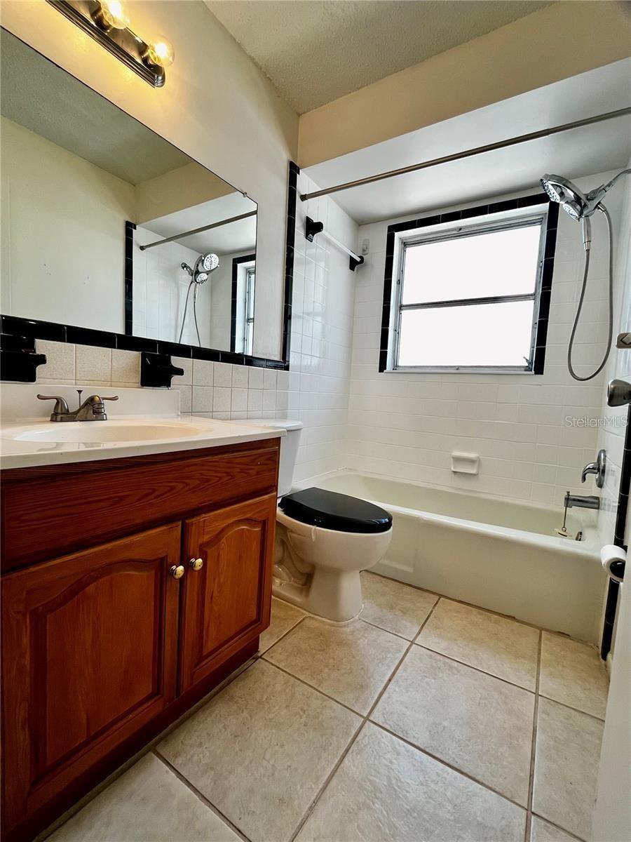 Image 21 of 35 For 15701 Waverly Street 2