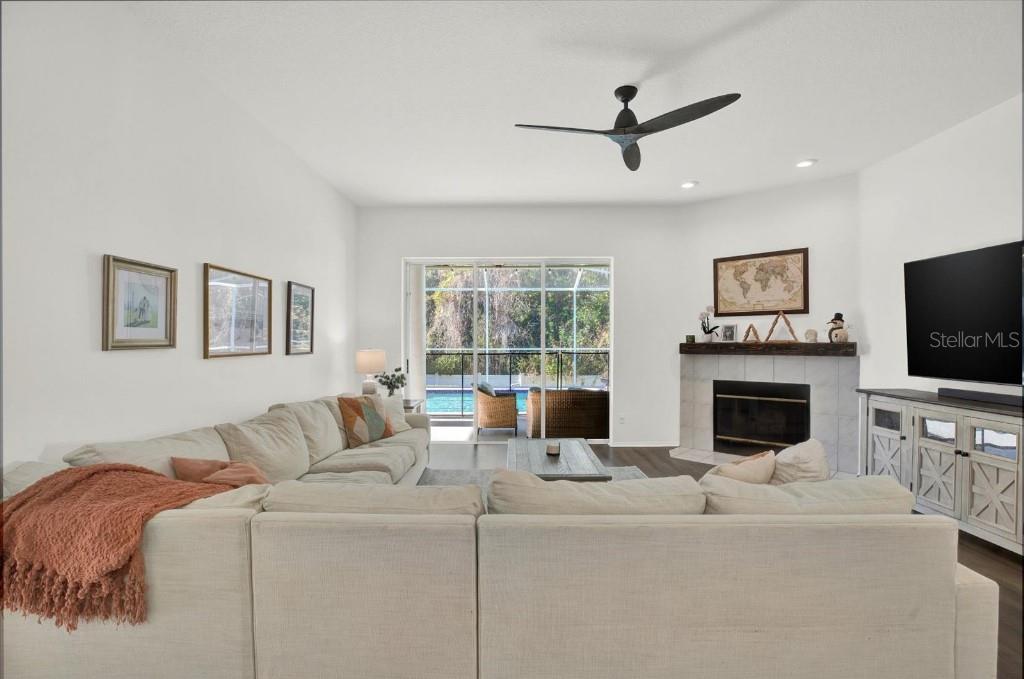 Image 17 of 50 For 28701 Falling Leaves Way