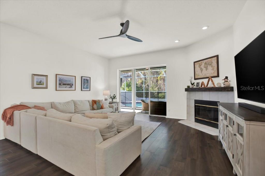 Image 18 of 50 For 28701 Falling Leaves Way