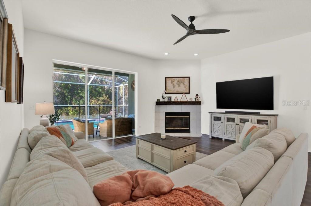 Image 19 of 50 For 28701 Falling Leaves Way