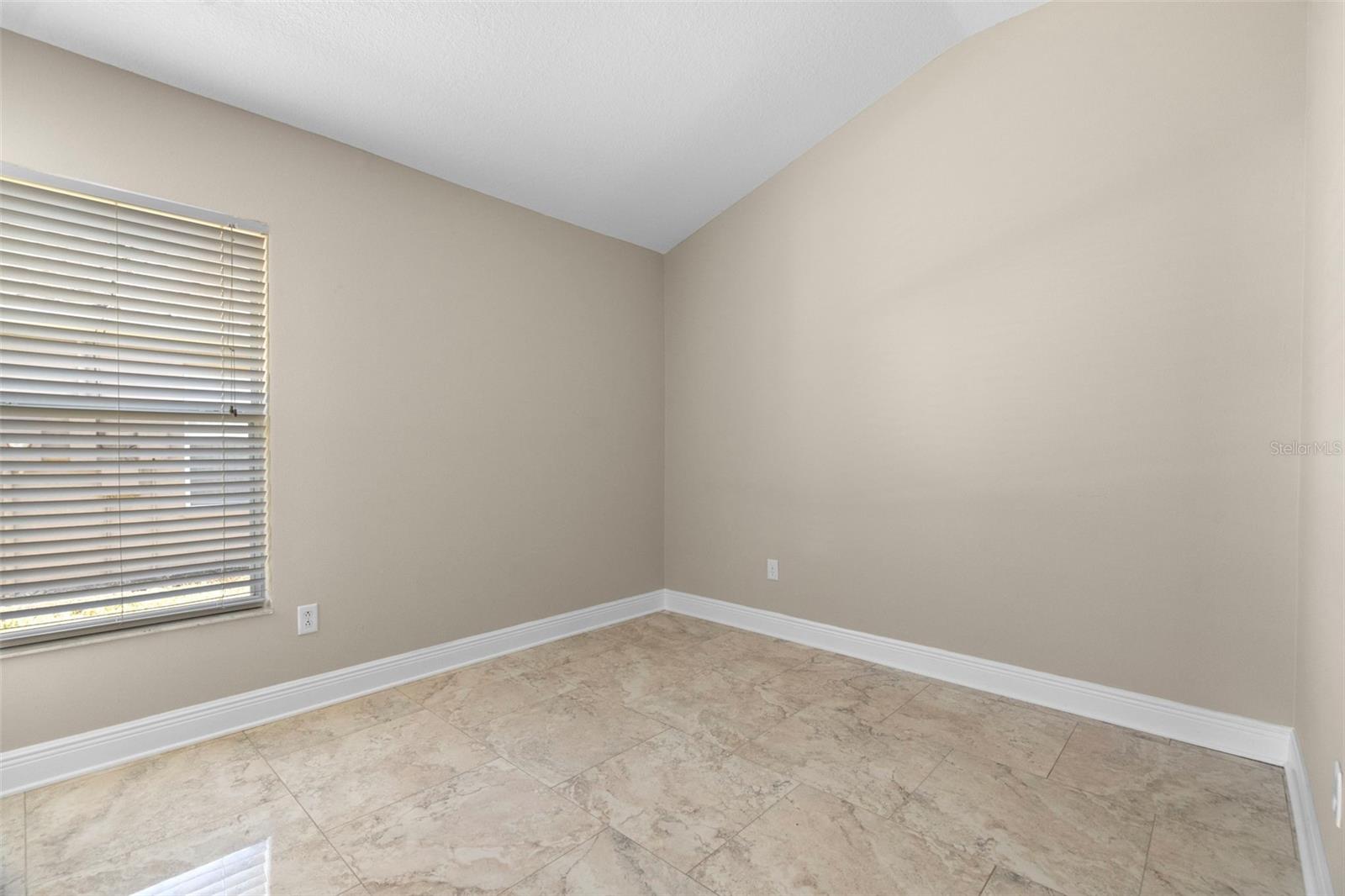 Image 19 of 24 For 27422 Edenfield Drive