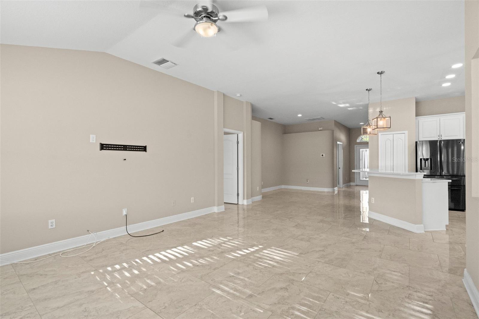 Image 5 of 24 For 27422 Edenfield Drive