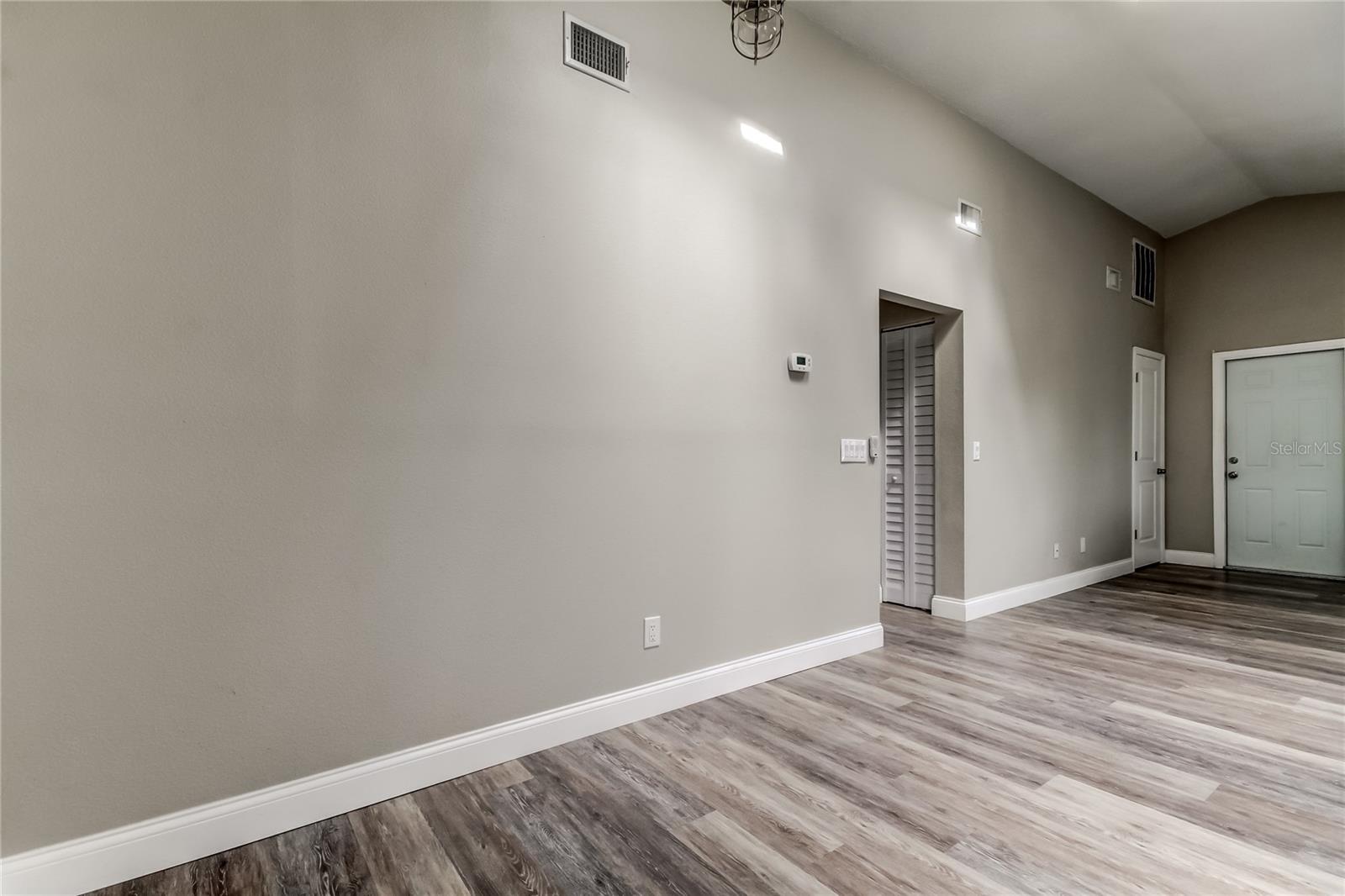 Image 10 of 49 For 206 Bedford Street