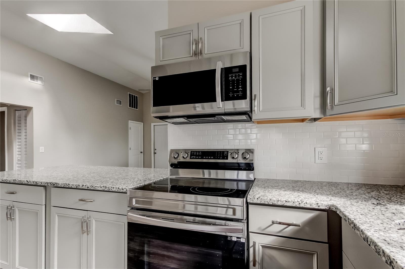 Image 19 of 49 For 206 Bedford Street