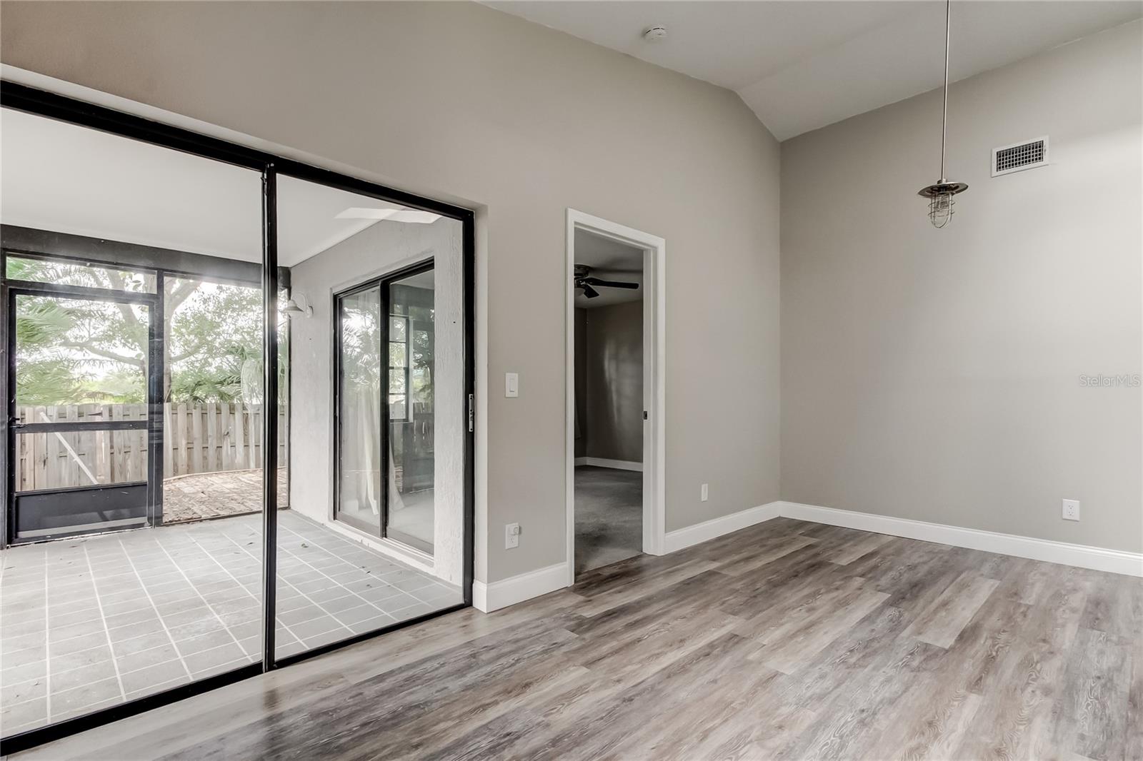 Image 20 of 49 For 206 Bedford Street