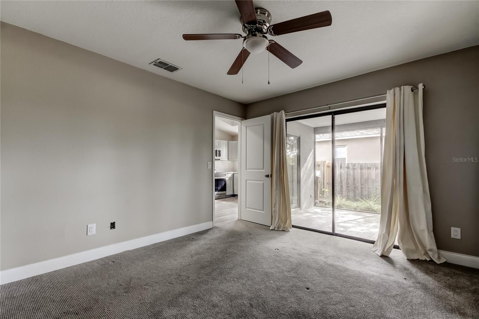 Image 23 of 49 For 206 Bedford Street