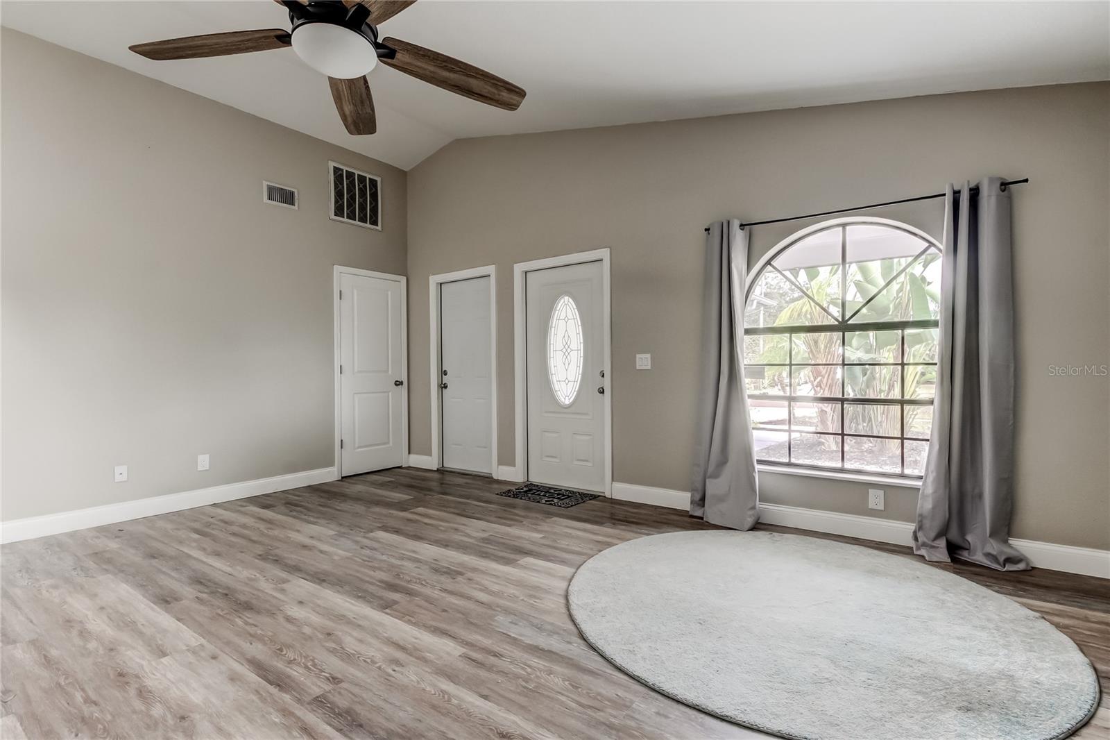 Image 6 of 49 For 206 Bedford Street