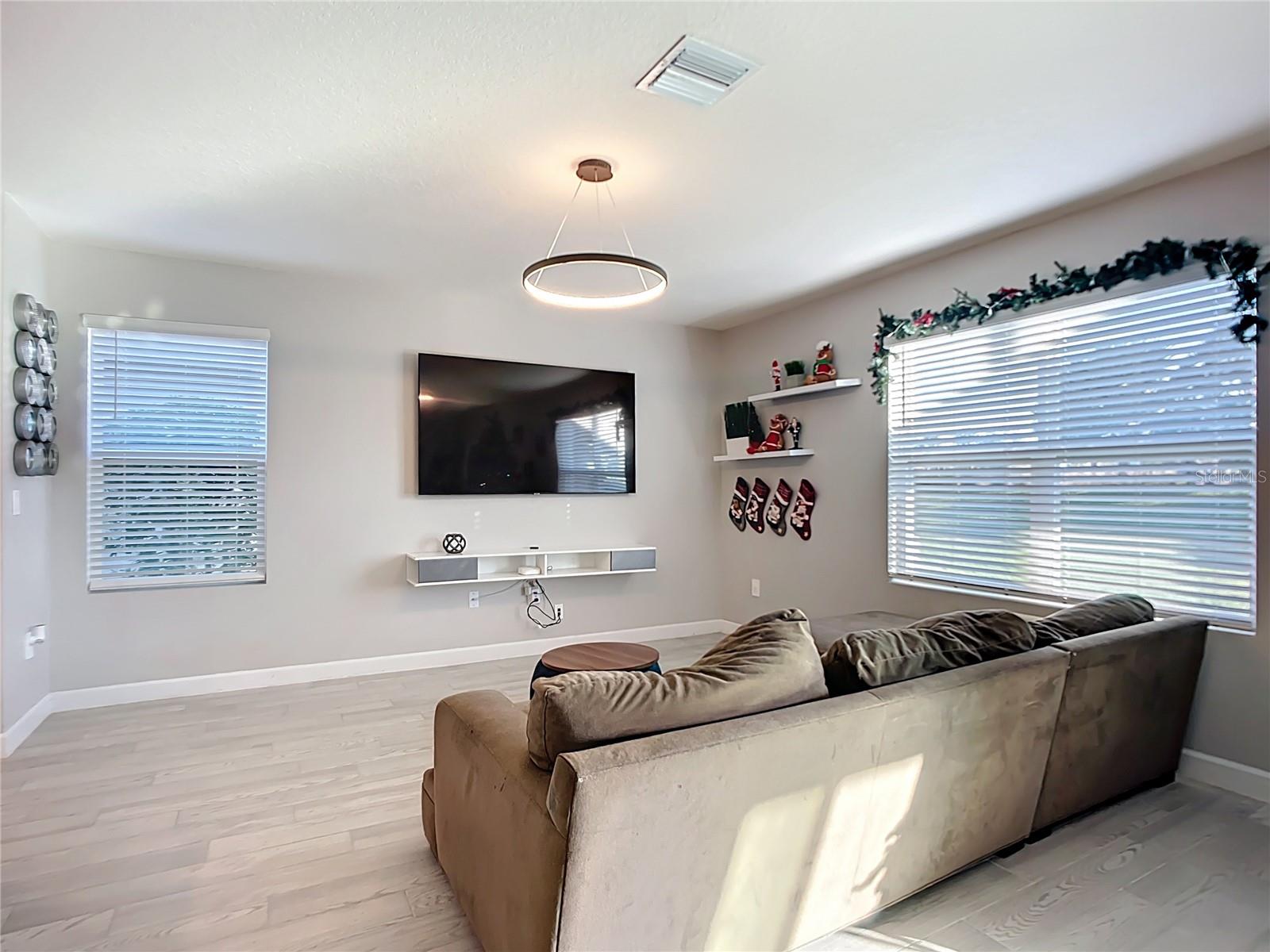 Image 10 of 32 For 3231 Hilltop Circle