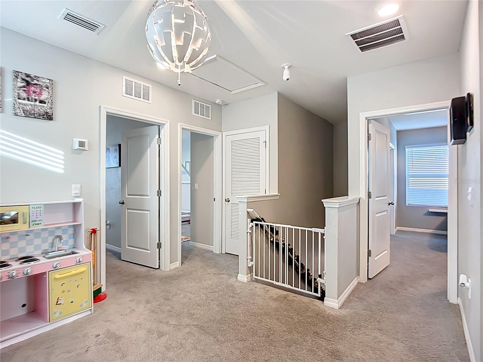 Image 15 of 32 For 3231 Hilltop Circle