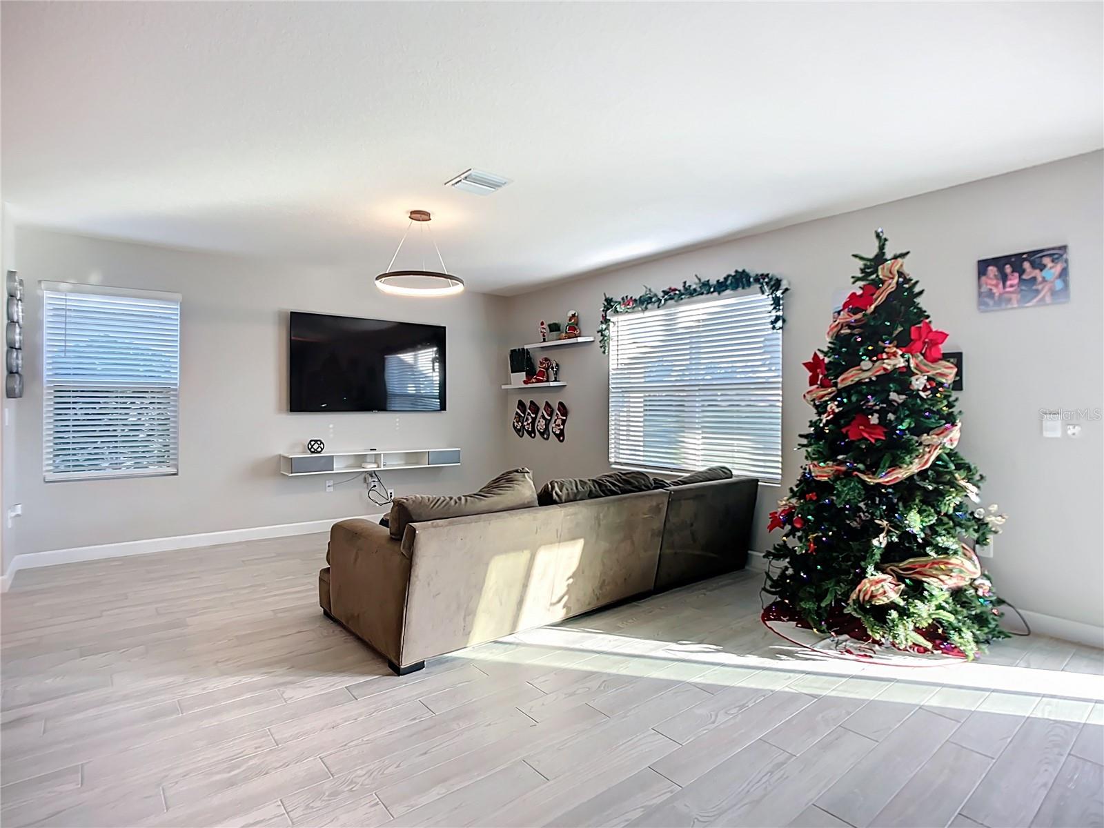 Image 9 of 32 For 3231 Hilltop Circle