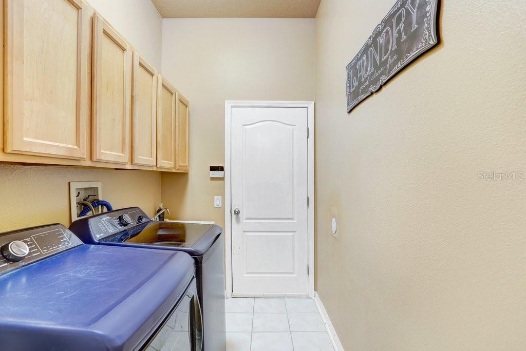 Image 10 of 42 For 4616 Roslyn Court