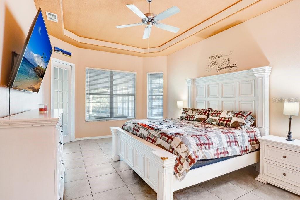 Image 14 of 42 For 4616 Roslyn Court