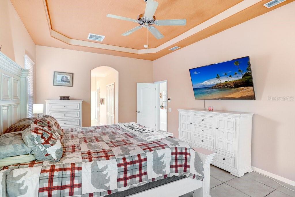 Image 15 of 42 For 4616 Roslyn Court