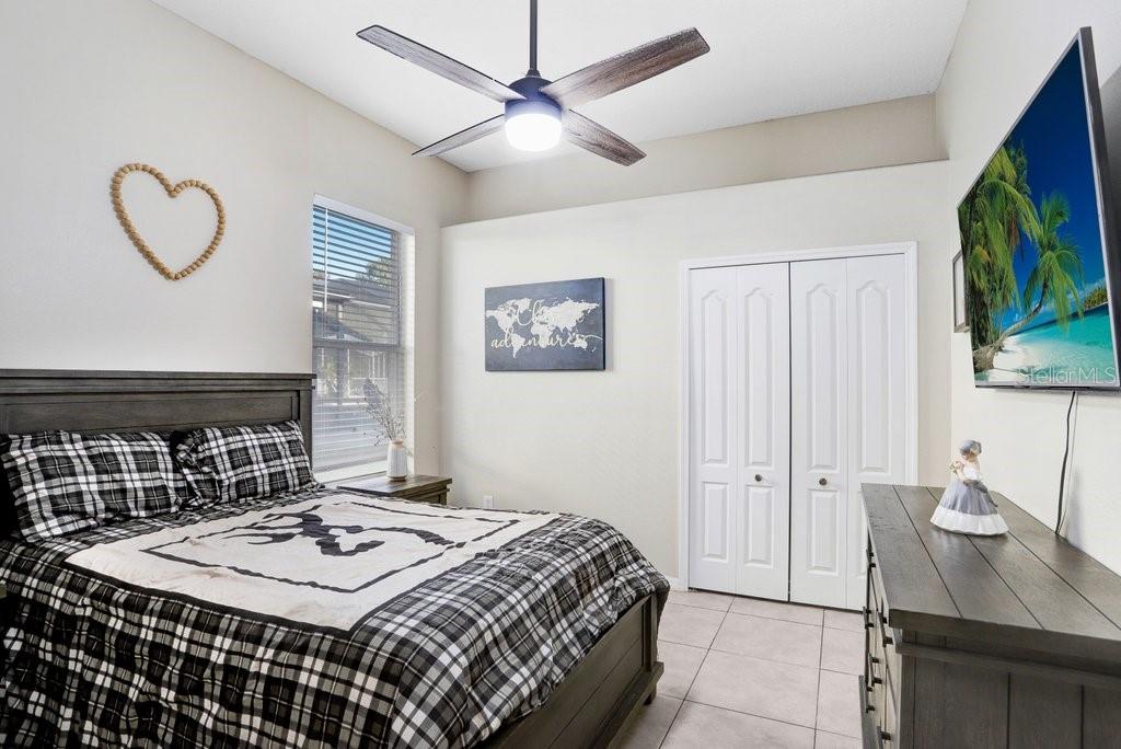 Image 21 of 42 For 4616 Roslyn Court