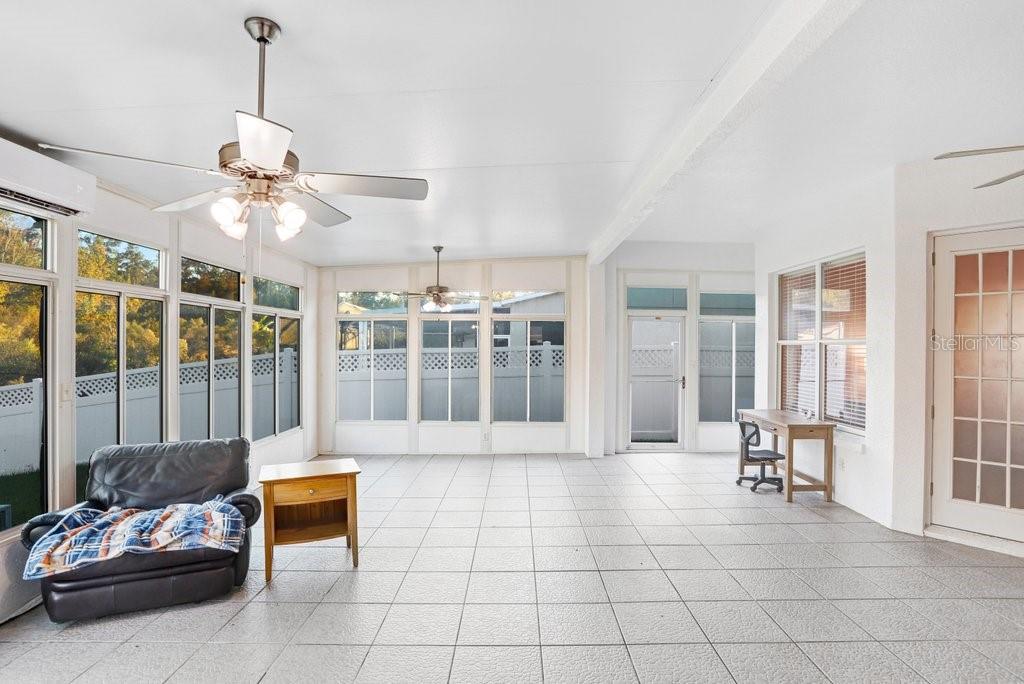 Image 25 of 42 For 4616 Roslyn Court