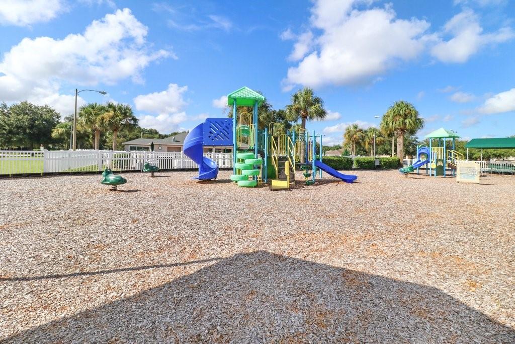 Image 37 of 42 For 4616 Roslyn Court