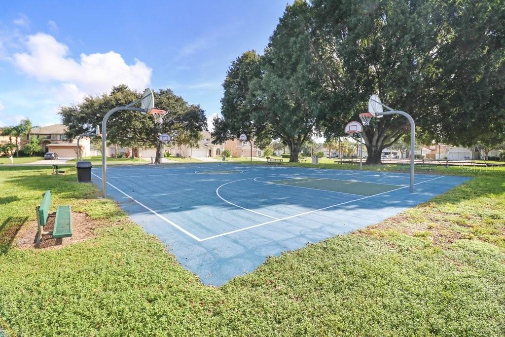 Image 40 of 42 For 4616 Roslyn Court