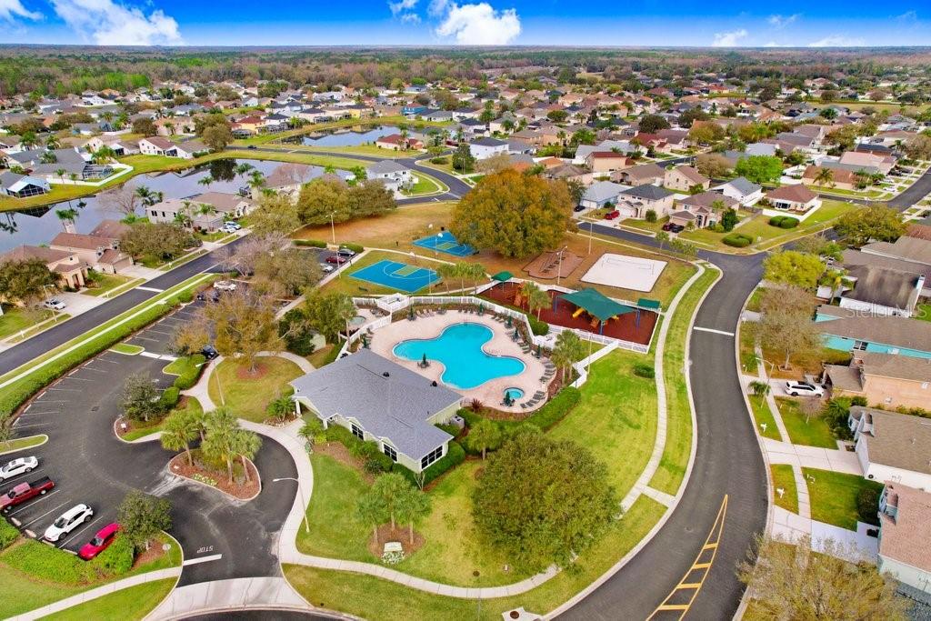 Image 42 of 42 For 4616 Roslyn Court