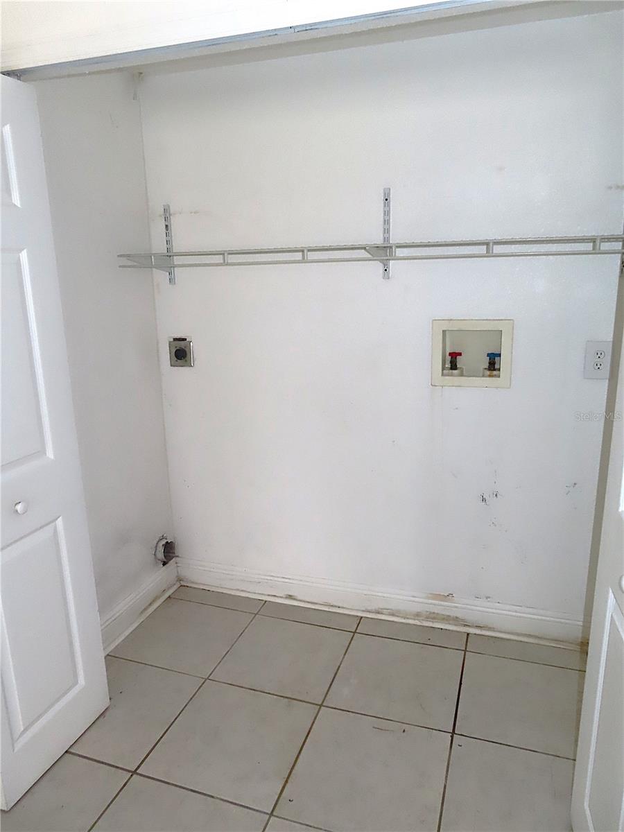 Image 11 of 34 For 3908 Beechwood Boulevard