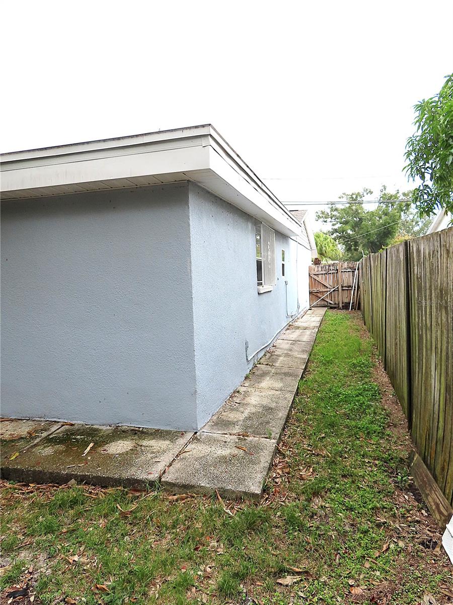 Image 33 of 34 For 3908 Beechwood Boulevard