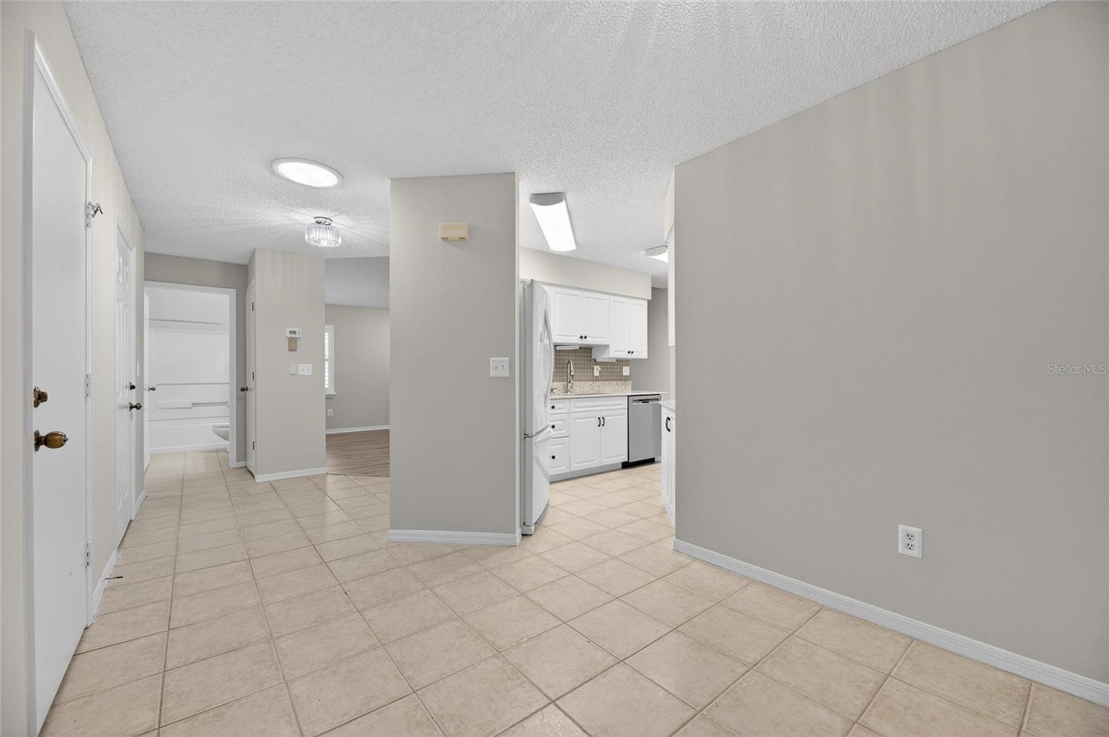 Image 10 of 50 For 2007 W Del Webb Boulevard