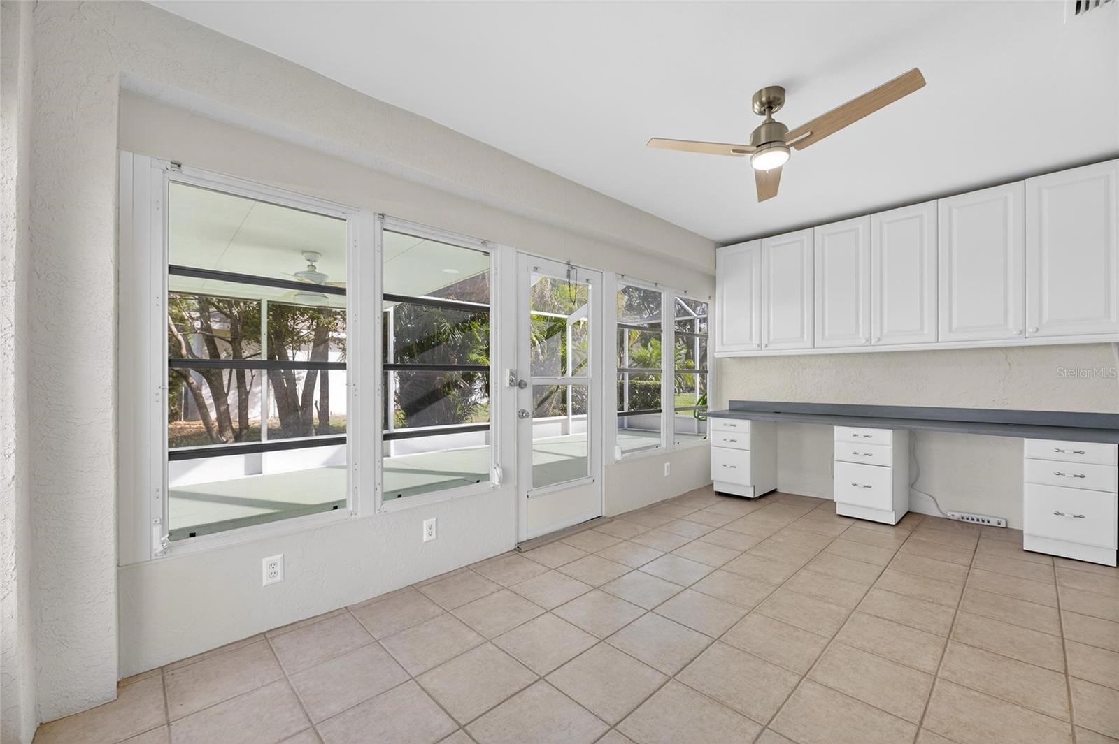 Image 18 of 50 For 2007 W Del Webb Boulevard