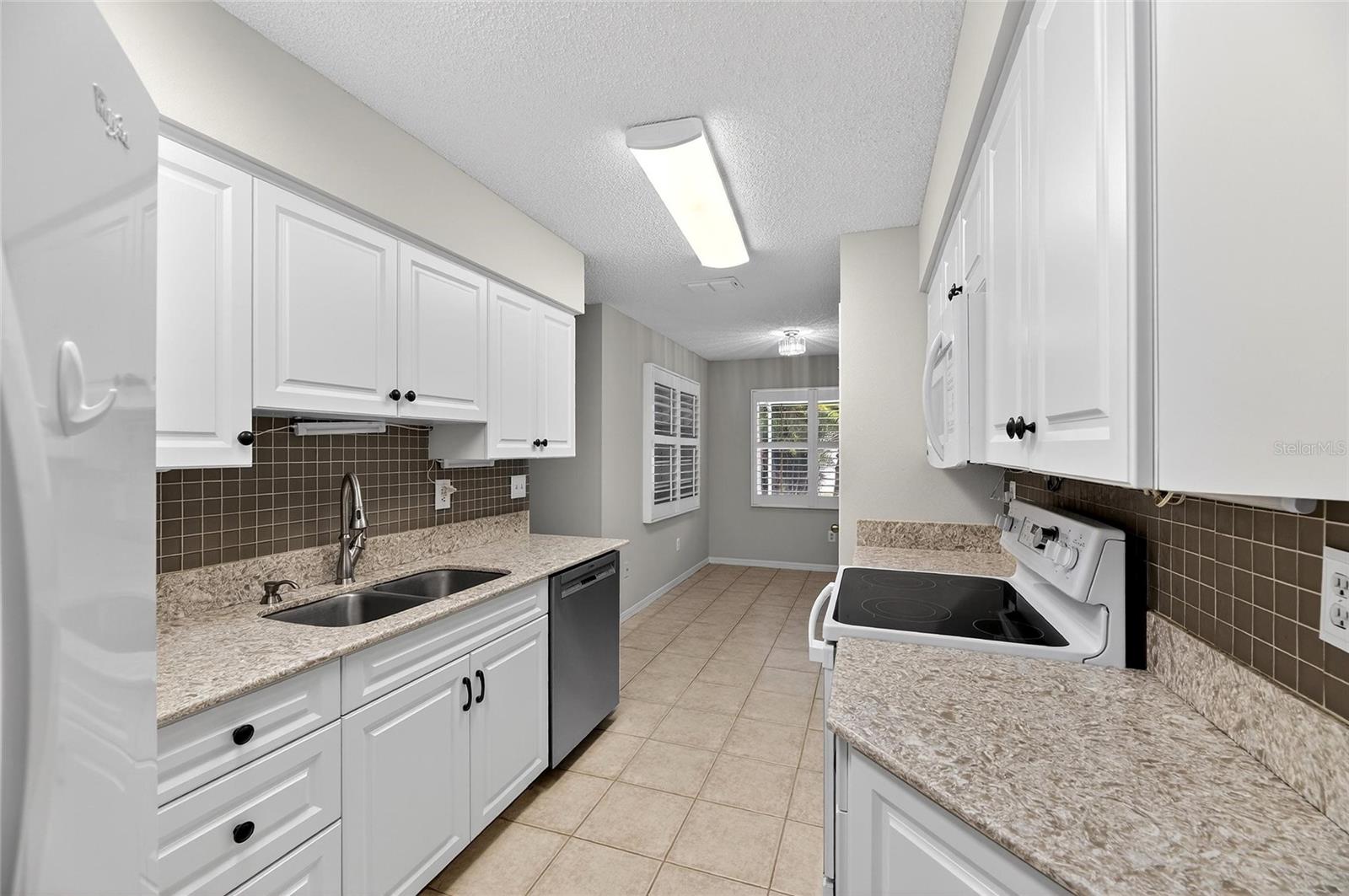 Image 20 of 50 For 2007 W Del Webb Boulevard