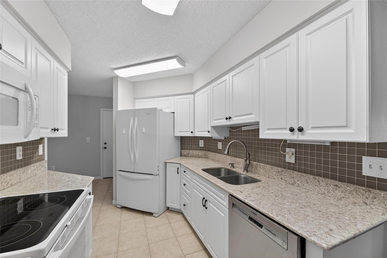 Image 22 of 50 For 2007 W Del Webb Boulevard