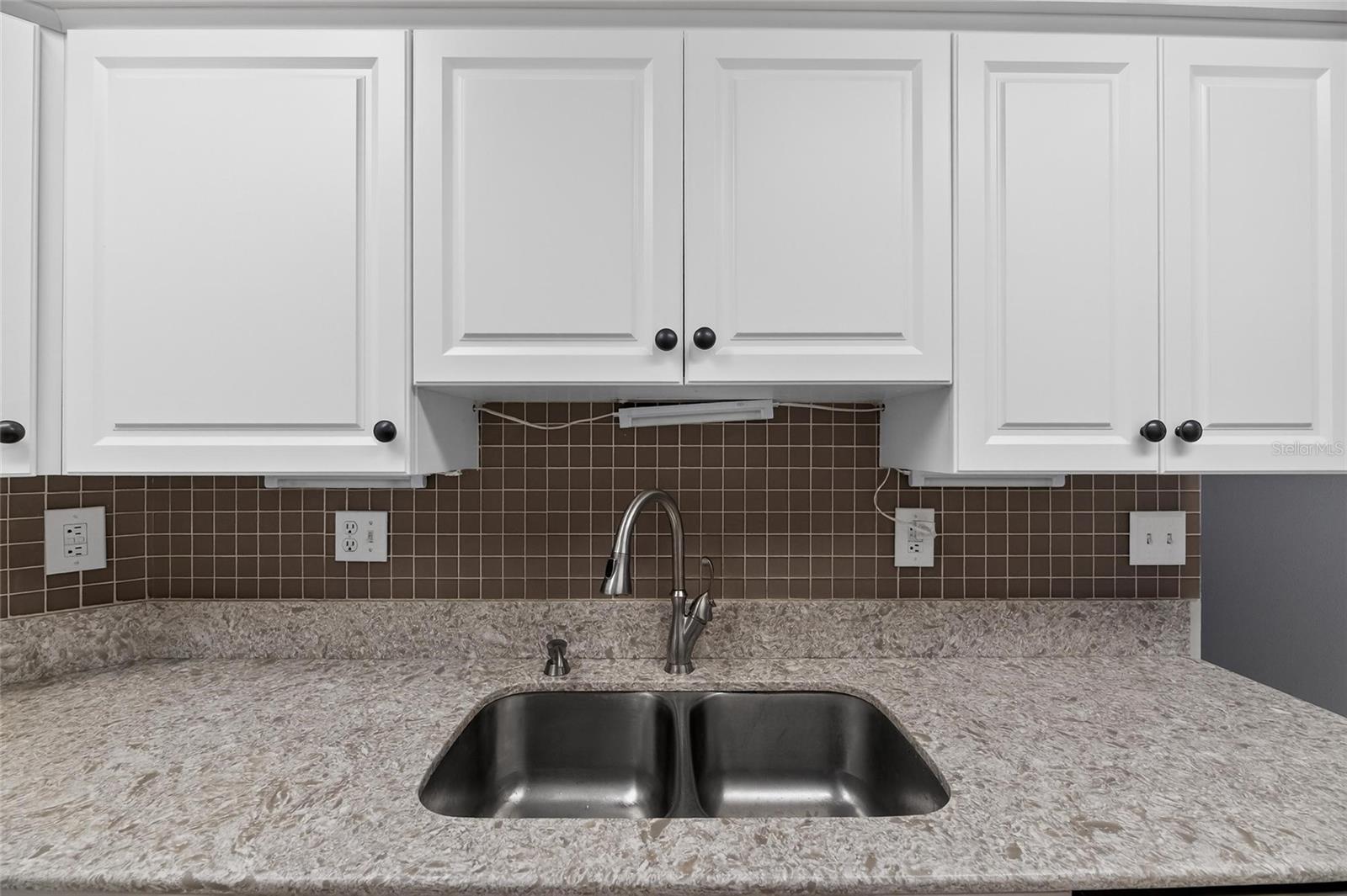 Image 24 of 50 For 2007 W Del Webb Boulevard