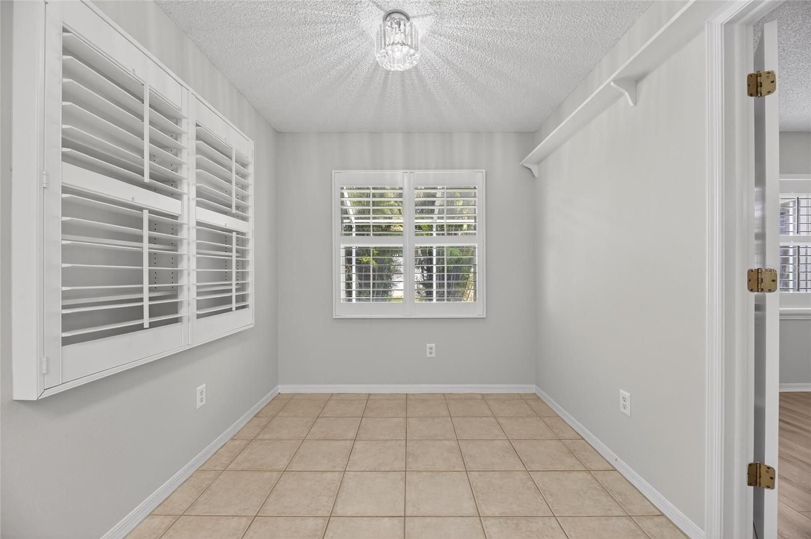 Image 27 of 50 For 2007 W Del Webb Boulevard